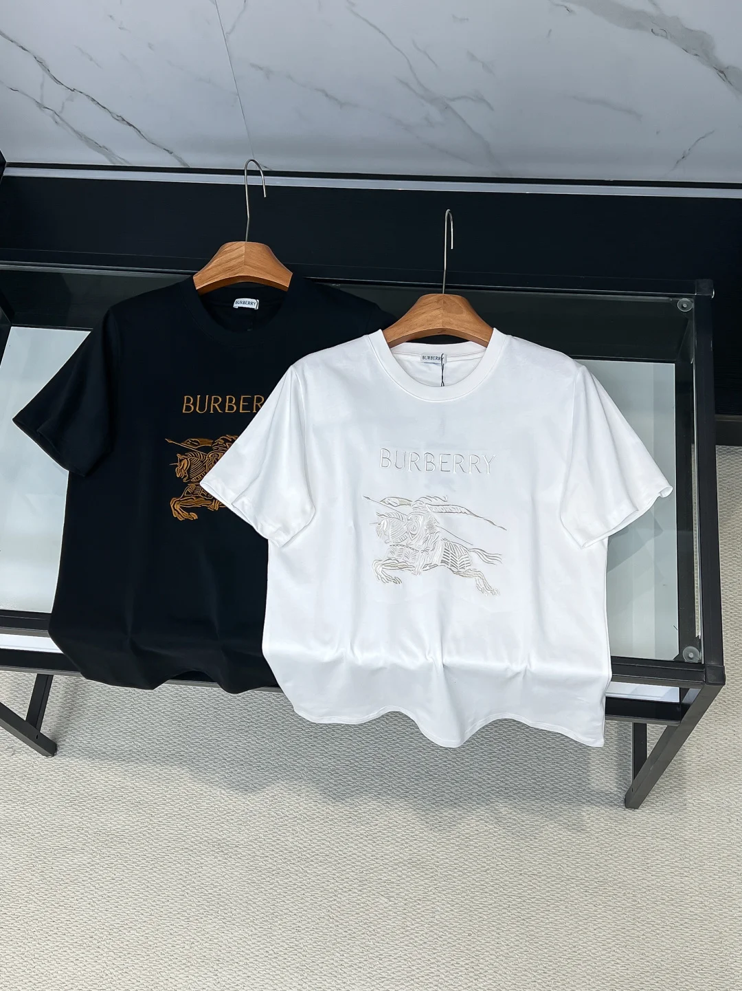 巴宝莉 巴宝莉 马术骑士刺绣棉质针织圆领短袖T恤