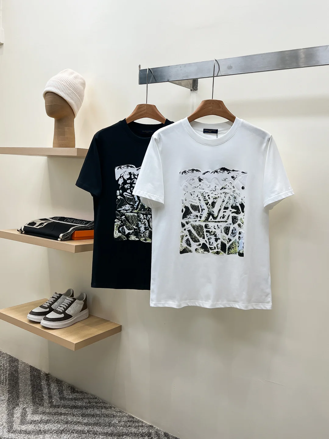 LV Louis Vu滑雪 系列短袖T恤