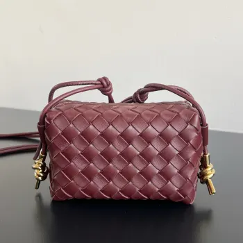 836125 Loop Camera Bag Crossbody Bag Replica Bottega Veneta womens bags