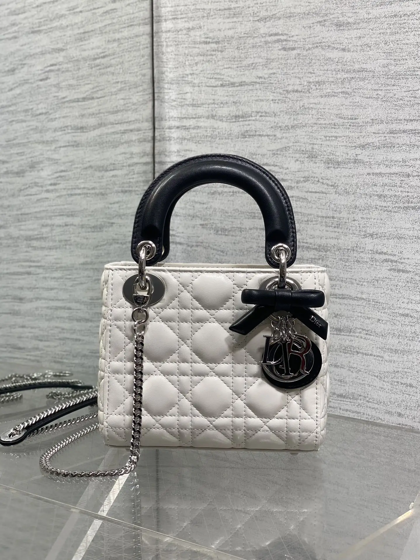 Dior Lady s latest four-grid bowknot Diana bag women s crossbody bag