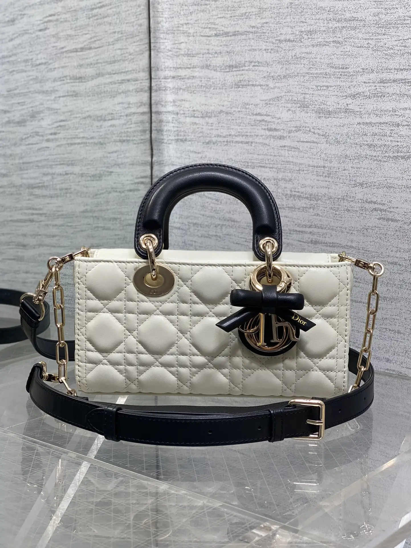 Dior Lady s latest four-grid bowknot Diana bag women s crossbody bag