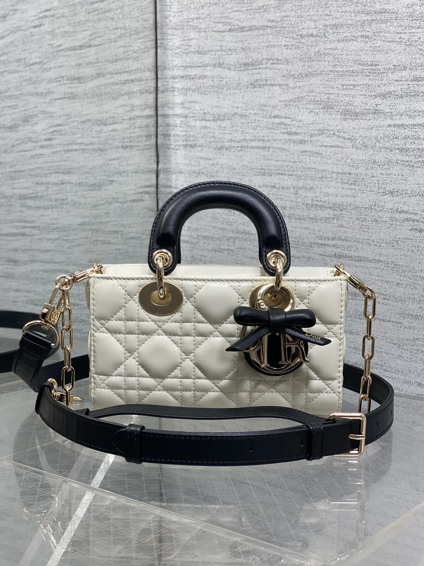Dior Lady s latest four-grid bowknot Diana bag women s crossbody bag