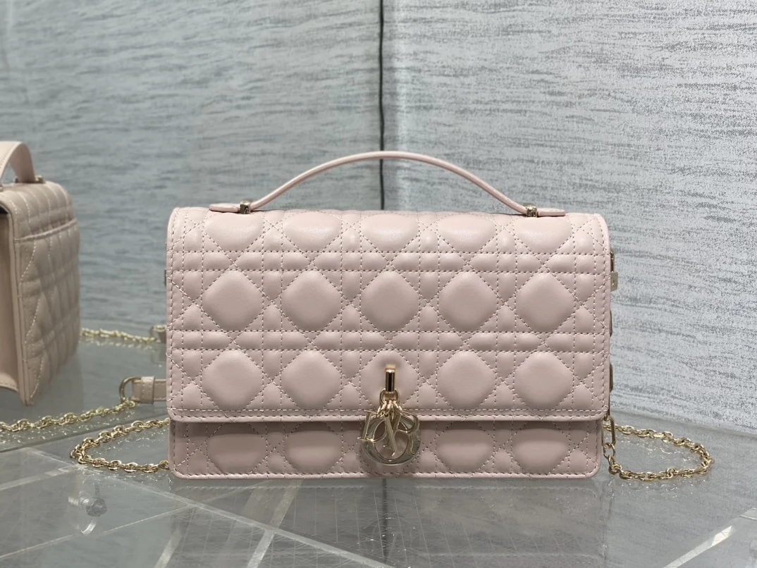 迪奥  藤纹格胭脂粉珍珠链条手拿包 女士斜挎包