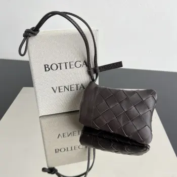 843903 New Product Woven Card Holder Pendant Accessory Replica Bottega Veneta Accessories Charms