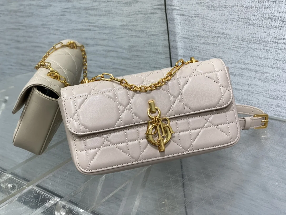 迪奥 藤纹格砖柜最新Miss Daisy链条手拿包 女士斜挎包