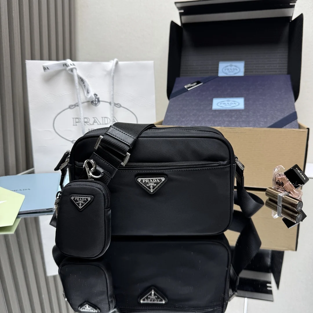 普拉达 1BC167 新款三合一矩形单肩包 单肩包