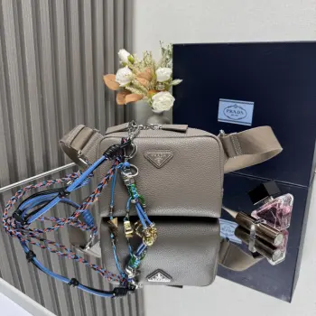 2VH184 新品胸包 单肩包胸包 高仿普拉达男包