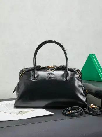 5BA303 Miumiu新款贝壳包 斜挎包 高仿缪缪女包