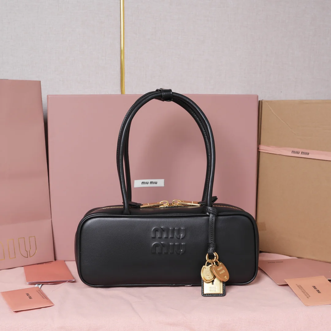 缪缪 5BB173 新品中古托特包 单肩包 缪缪 5BB173 新品中古托特包 单肩包