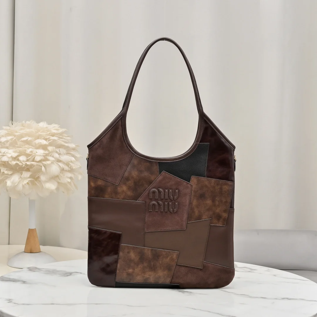 缪缪 5BG231 新款伊势丹限定托特包 单肩包 缪缪 5BG231 新款伊势丹限定托特包 单肩包