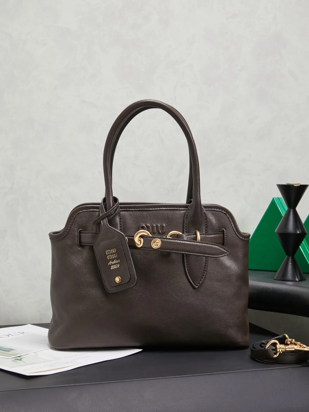 缪缪 5BA292 新品中古托特包 单肩包 缪缪 5BA292 新品中古托特包 单肩包