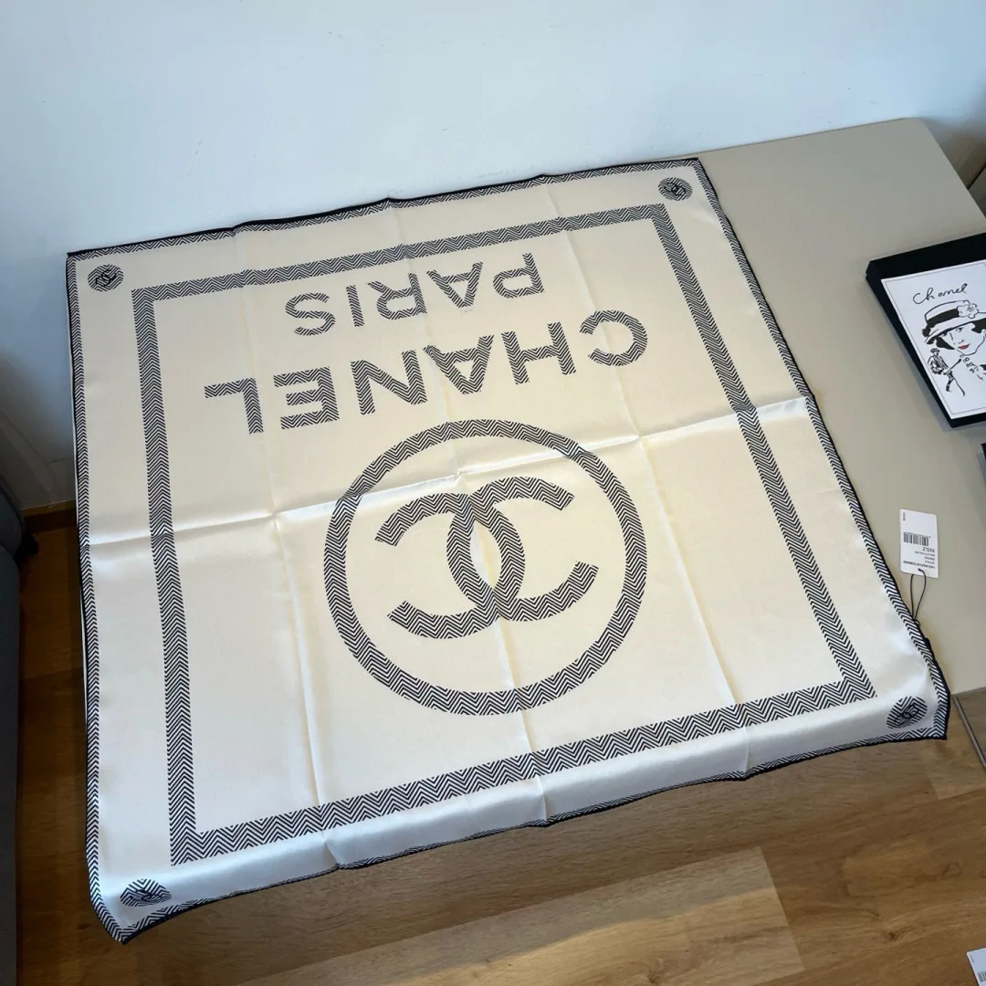 香奈儿 原单小香90cm真丝方巾