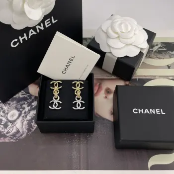 Fragrant small gold C-shaped silver C earrings Replica Chanel Earrings