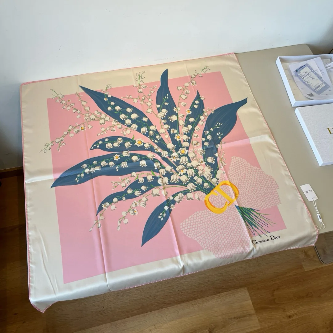 迪奥 Dior真丝印花方巾