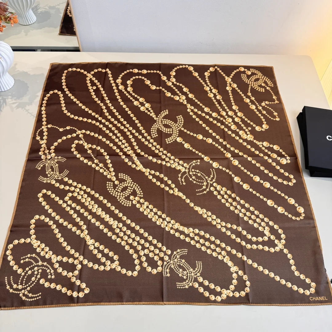 香奈儿 香奈儿珍珠项链方巾 香奈儿 香奈儿珍珠项链方巾