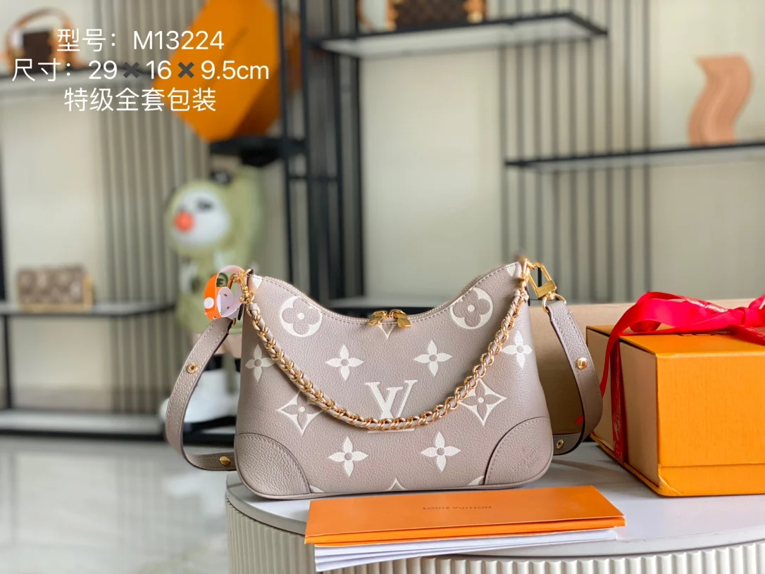 LV M13224  意大利A级皮料肩背包 斜挎包