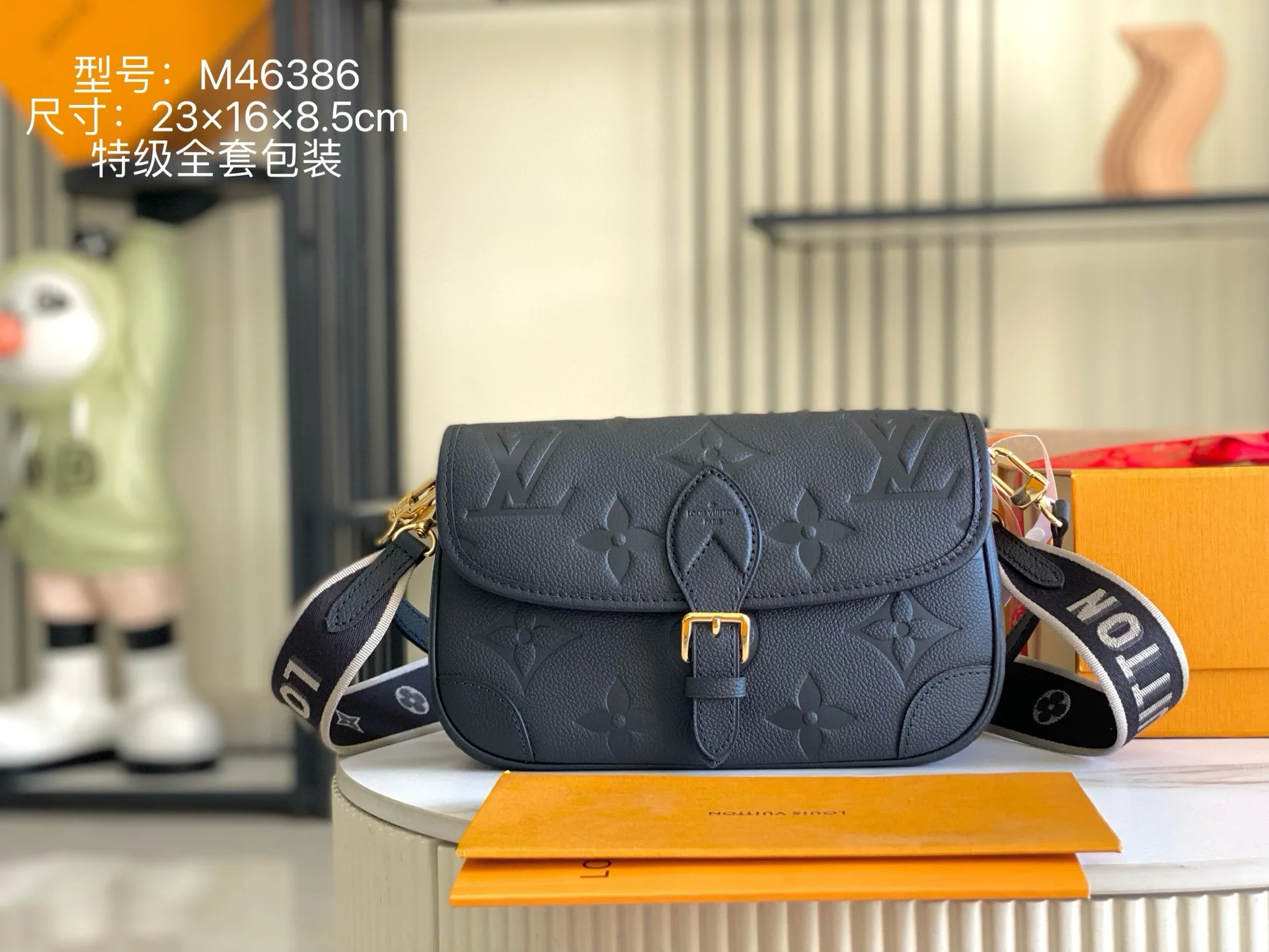 LV M46386  特级全钢五金意大利A级皮包 斜挎包