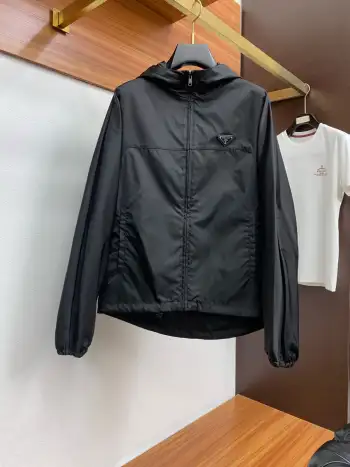 男士连帽夹克休闲外套 高仿普拉达夹克/外套