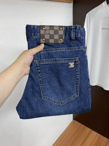 2026ss春夏新款修身小直筒牛仔裤 高仿LV牛仔裤