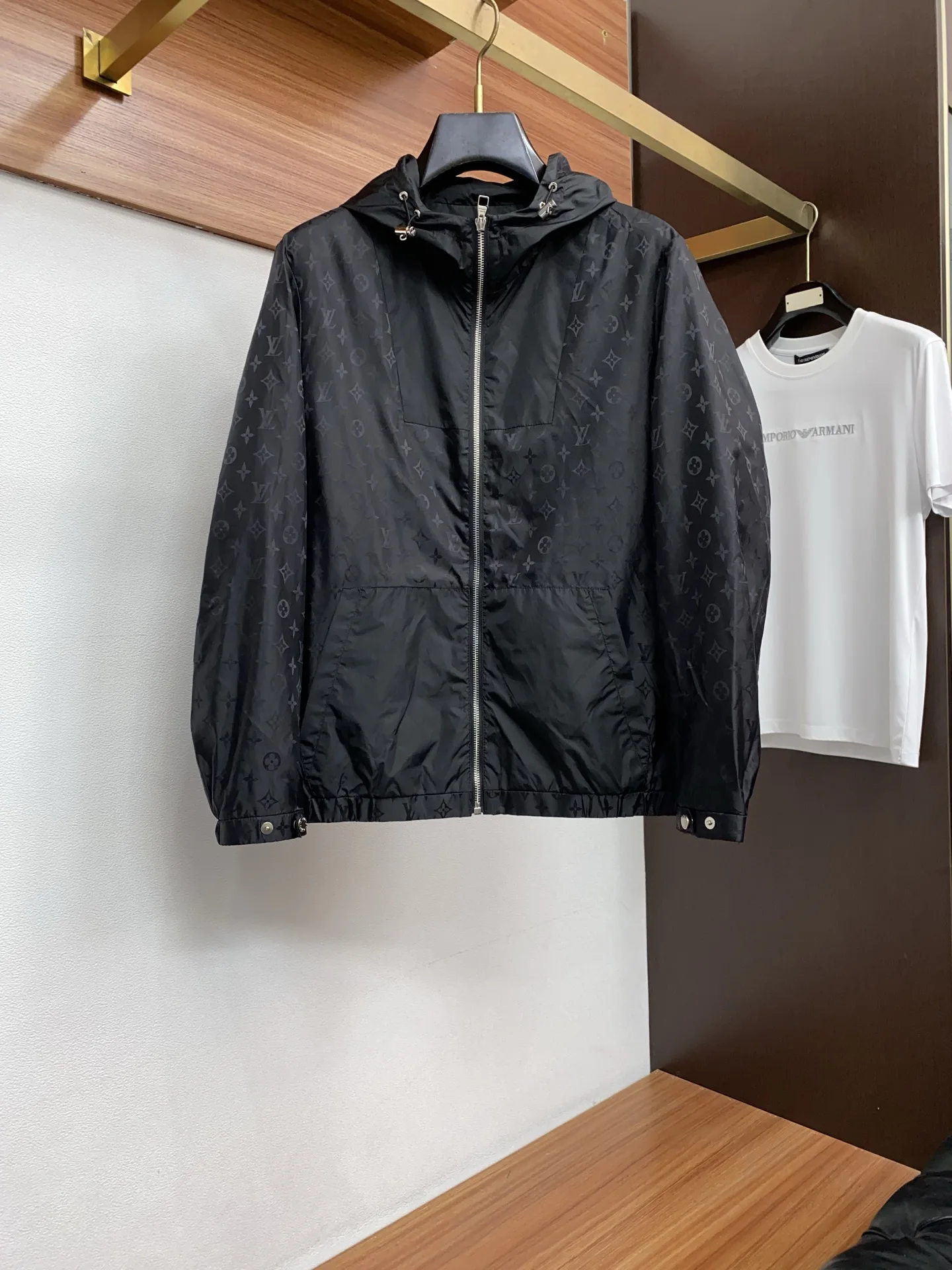 LV 2026新款男士休闲定制夹克外套 LV 2026新款男士休闲定制夹克外套