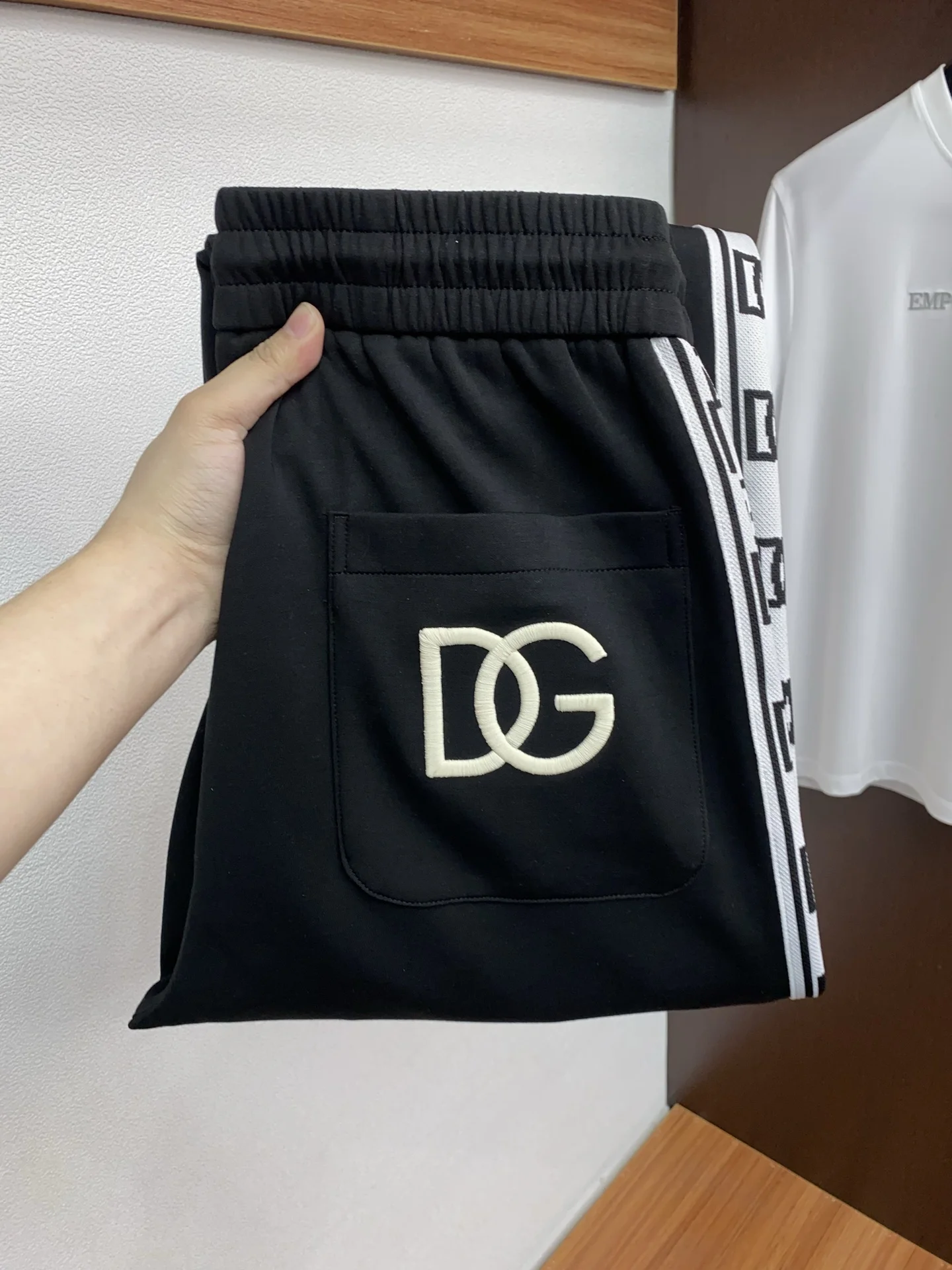 杜嘉班纳 2026 春夏定制时尚休闲裤 杜嘉班纳 2026 春夏定制时尚休闲裤