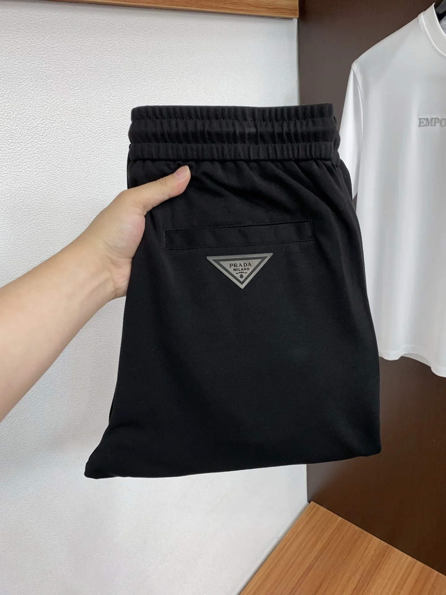 普拉达 早春新品 原单男士休闲裤 普拉达 早春新品 原单男士休闲裤