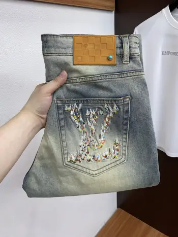 2026ss春夏新款修身小直筒牛仔裤  高仿LV牛仔裤