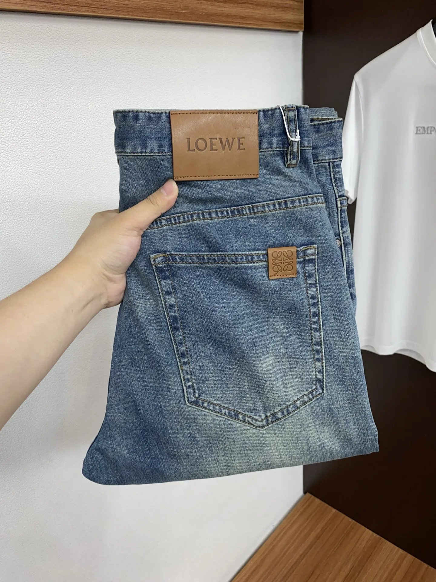 罗意威 2026ss春夏新款修身小直筒牛仔裤 罗意威 2026ss春夏新款修身小直筒牛仔裤