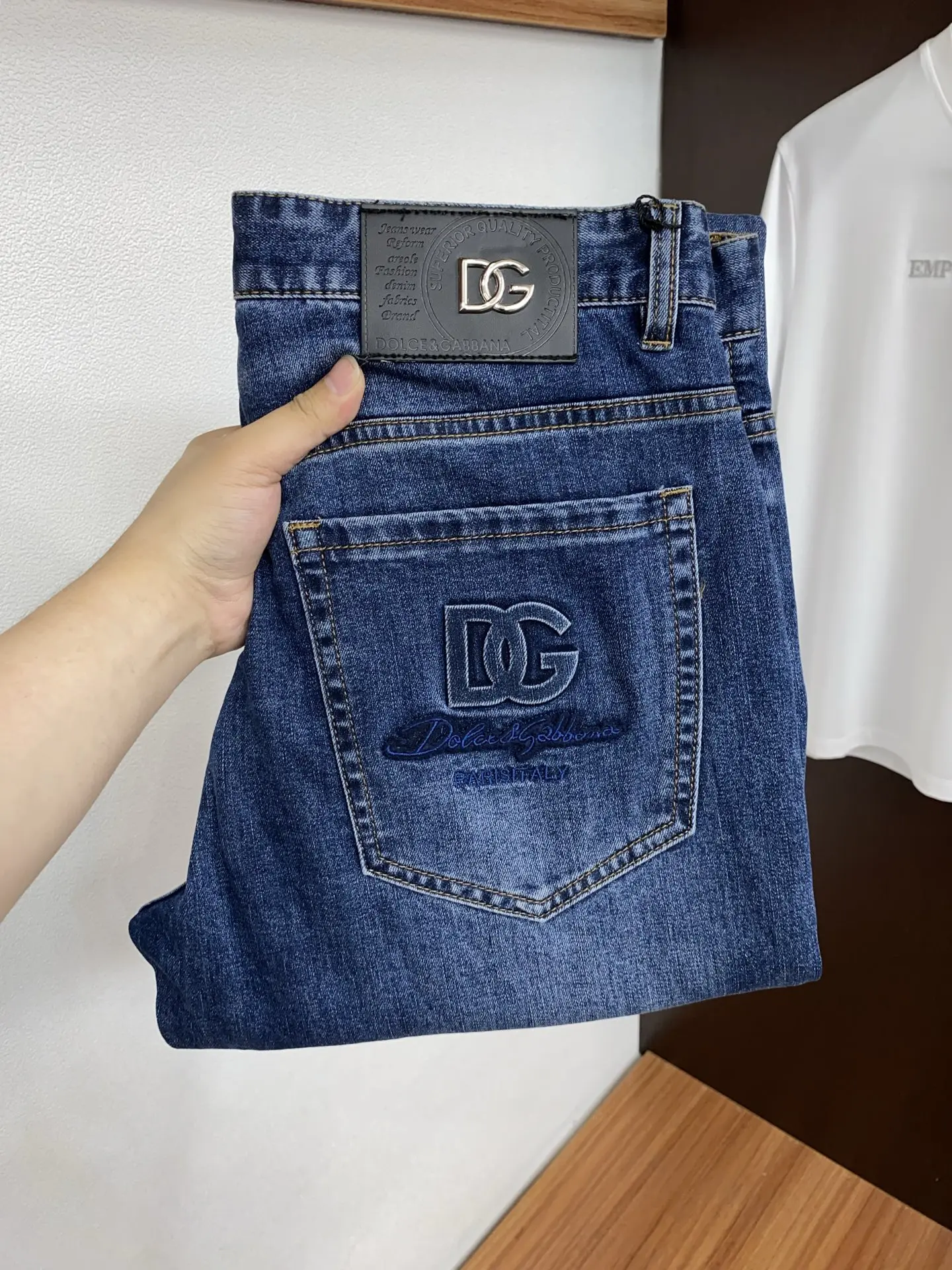 杜嘉班纳 2026ss春夏新款修身小直筒牛仔裤 杜嘉班纳 2026ss春夏新款修身小直筒牛仔裤