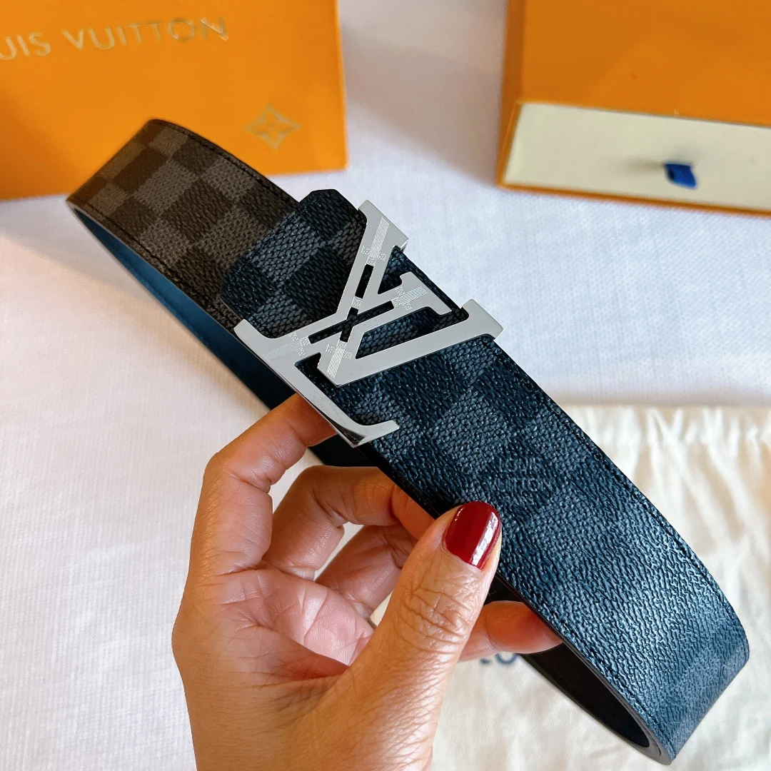 LV 正品一体铸造五金钢扣男士腰带 LV 正品一体铸造五金钢扣男士腰带