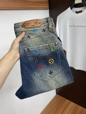 春夏新款修身小直筒牛仔裤 高仿LV牛仔裤