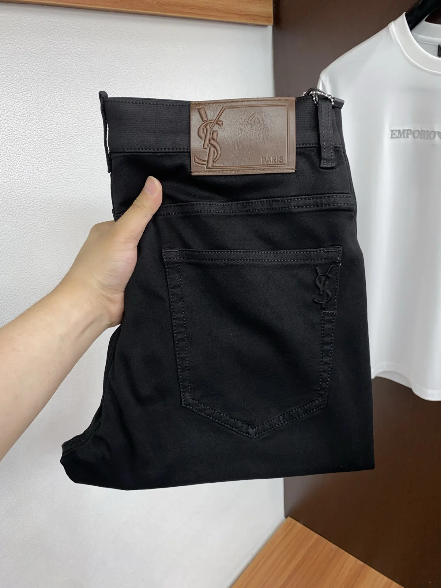 圣罗兰 2026早春最新款牛仔裤 圣罗兰 2026早春最新款牛仔裤