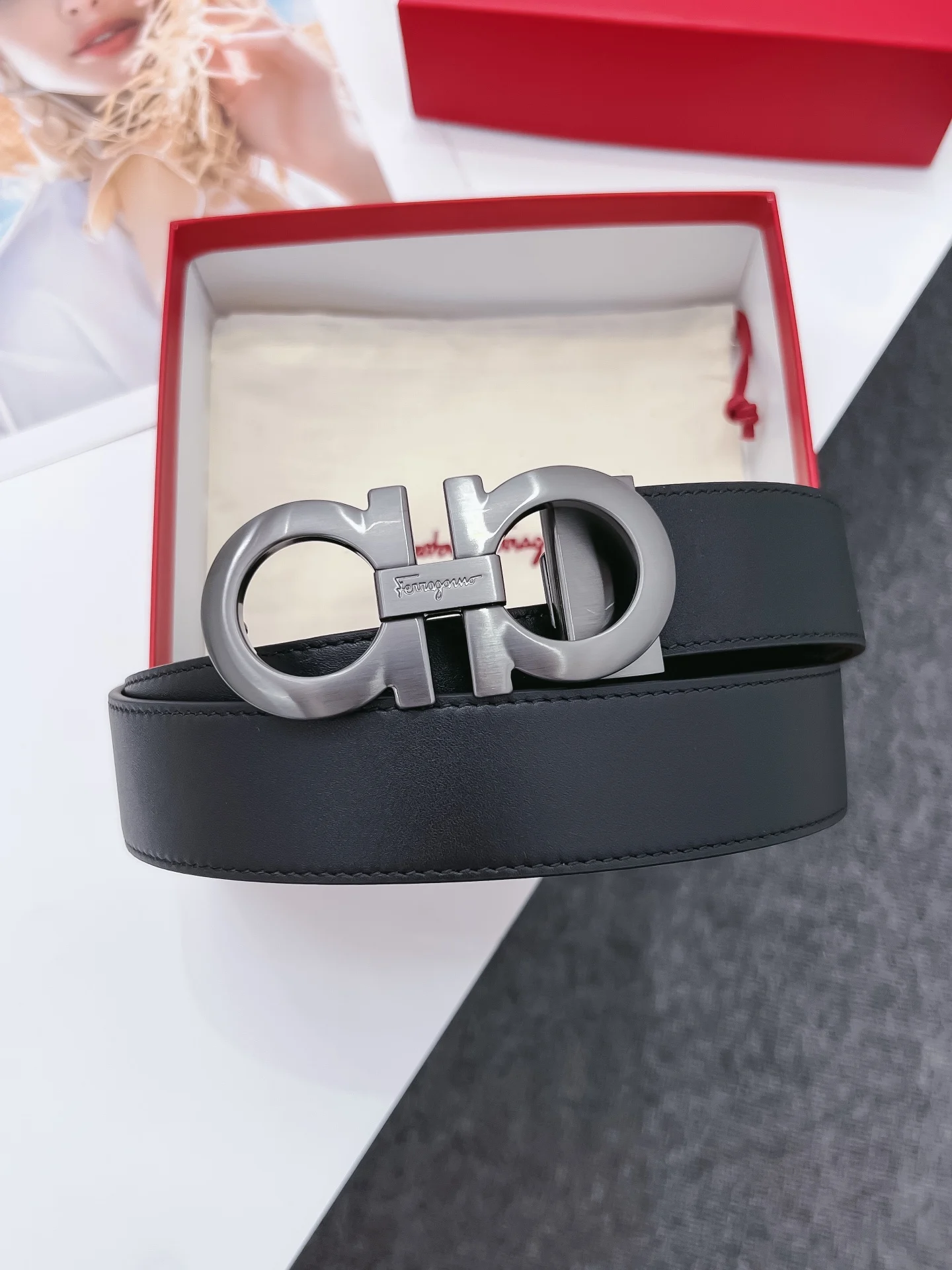 菲拉格慕 高级定制款双面进口男士牛皮带 菲拉格慕 高级定制款双面进口男士牛皮带