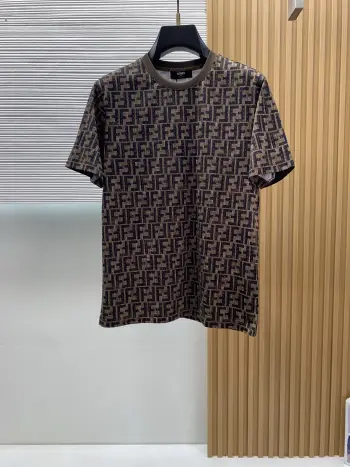 New Process Logo Pure Cotton Slightly Loose Fit Crew Neck Men s Short Sleeve T-Shirt Replica Fendi Tshirts and Polos