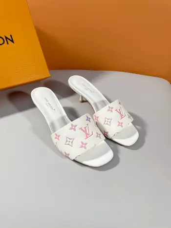 春夏驴家新品 女士拖鞋 高仿LV女士凉鞋/拖鞋