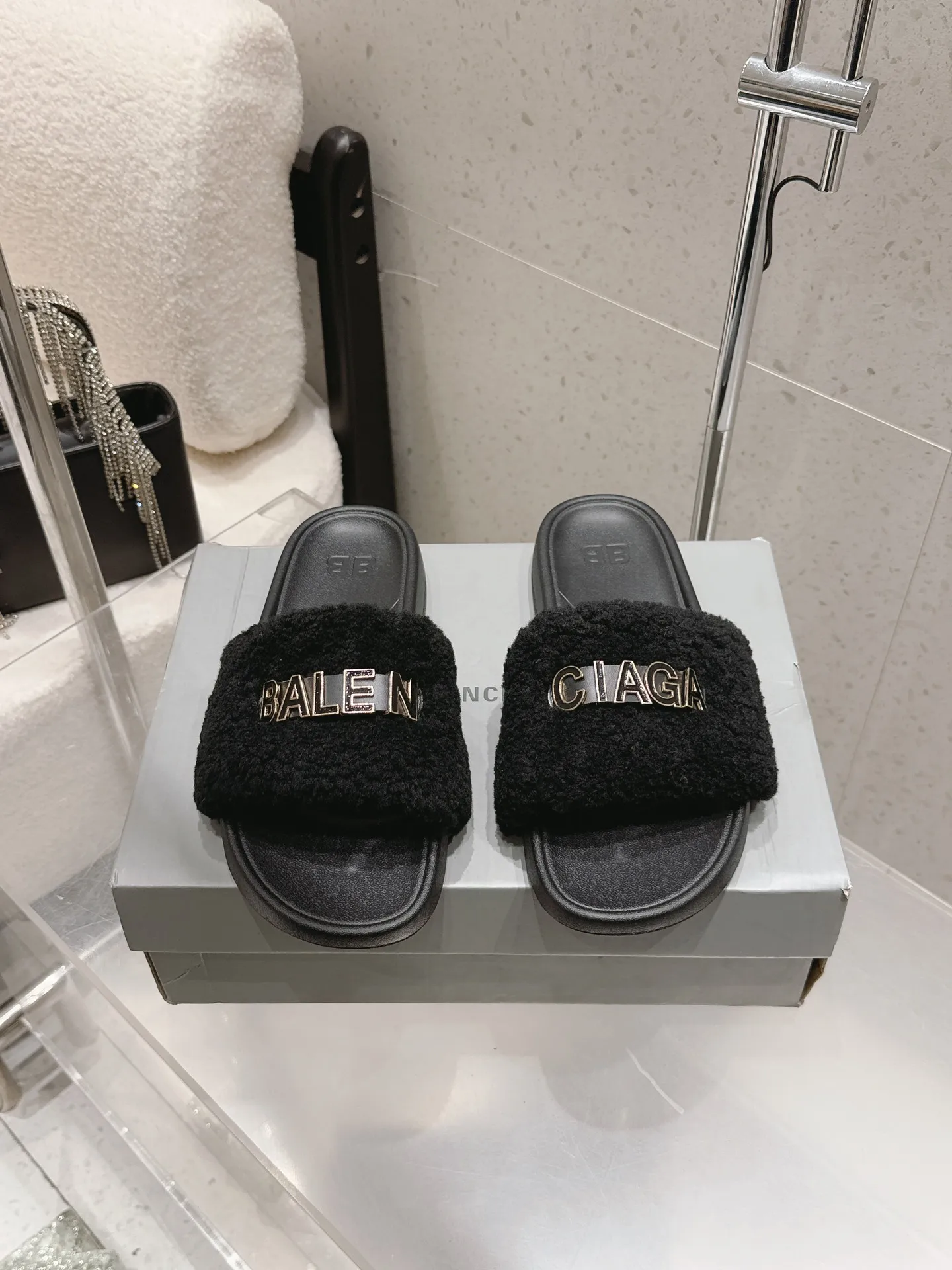 巴黎世家  巴黎世家 春夏沙滩拖鞋