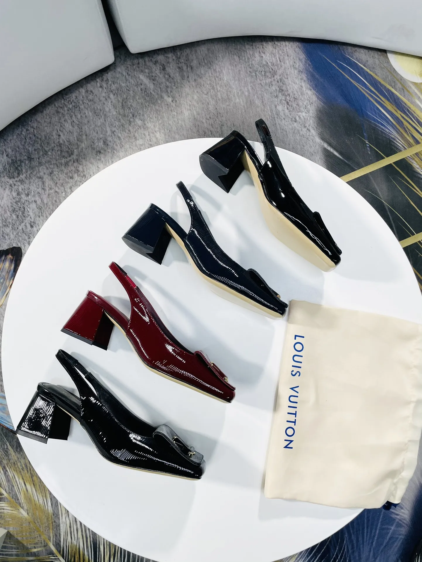 LV 春夏驴家新品 水波纹系列后空/单鞋 LV 春夏驴家新品 水波纹系列后空/单鞋