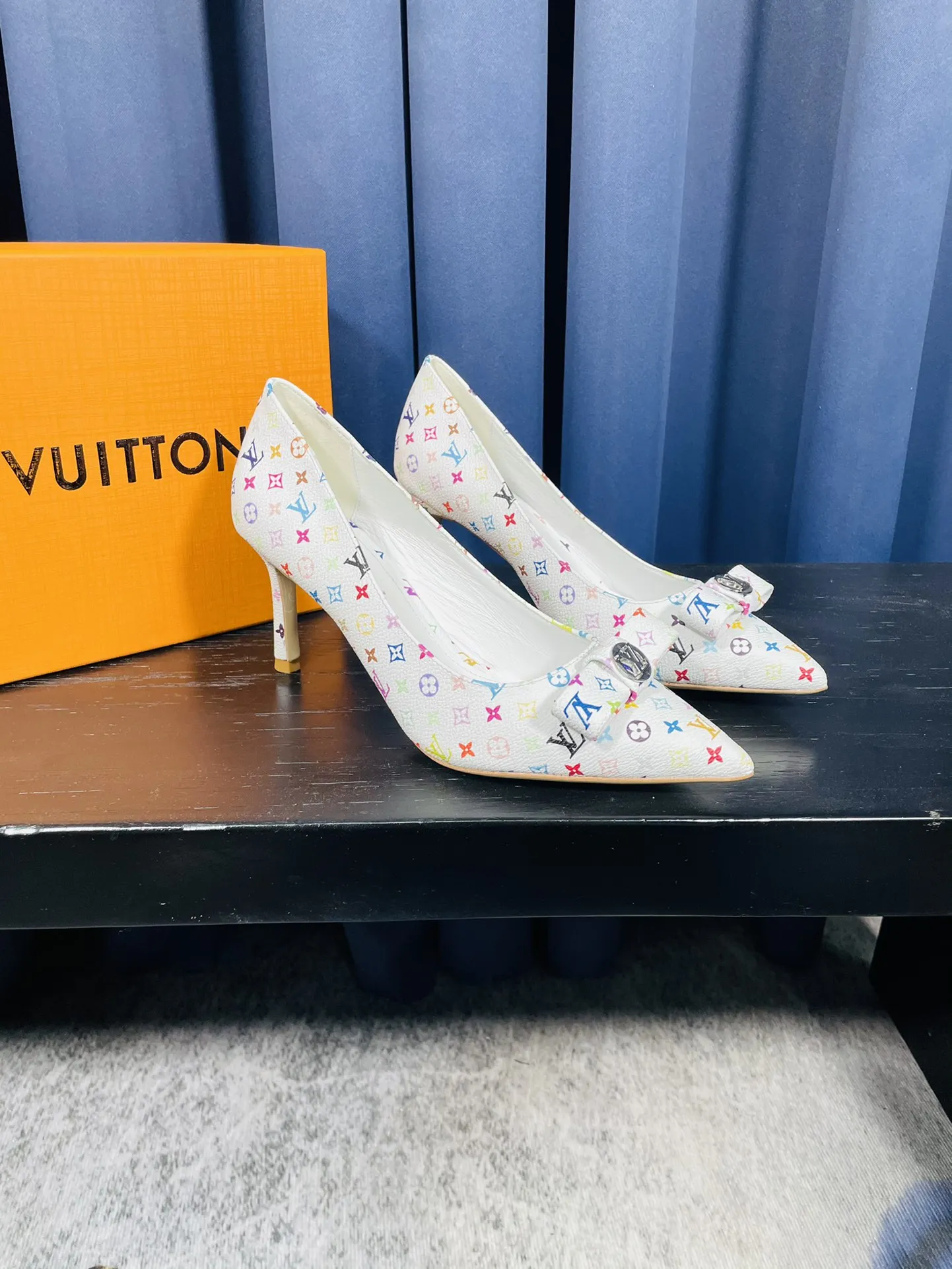 LV 秋冬新款经典老花/唐三彩 女士高跟鞋