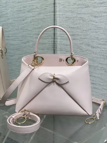 2026最新蝴蝶结银扣手提包 女士斜挎包 高仿迪奥女包
