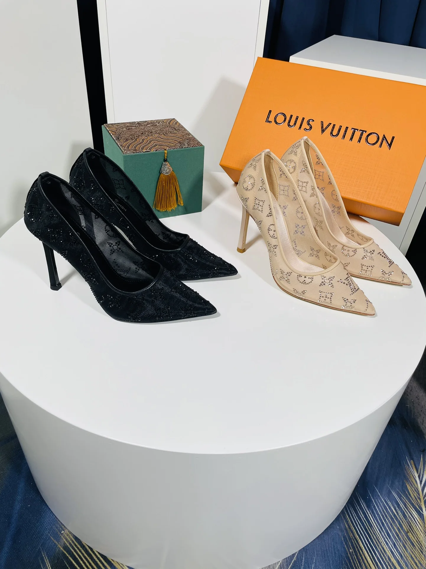 LV 秋冬新款经典双层加厚透网真丝 女士高跟鞋