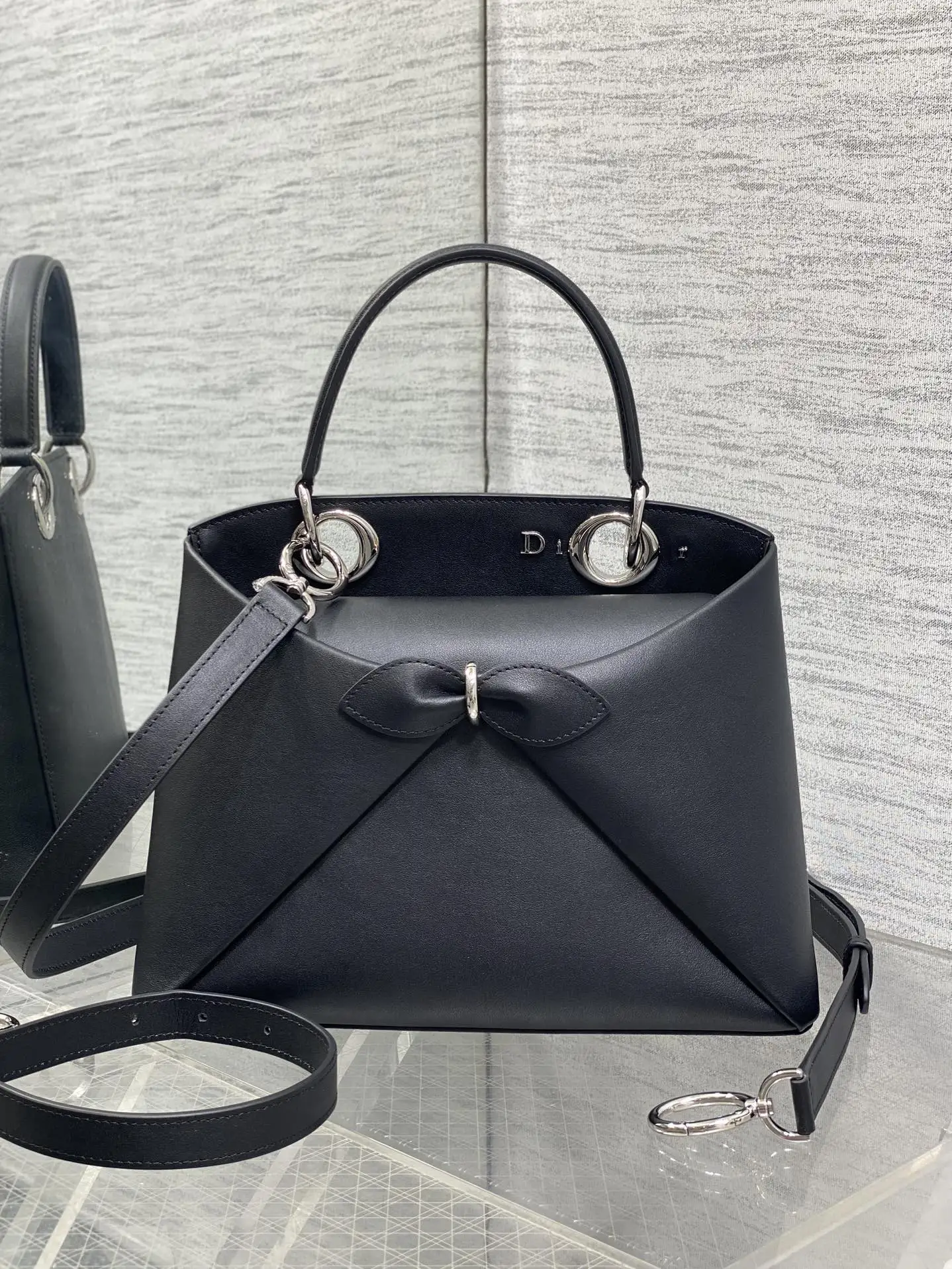 迪奥 2026最新蝴蝶结银扣手提包 女士斜挎包