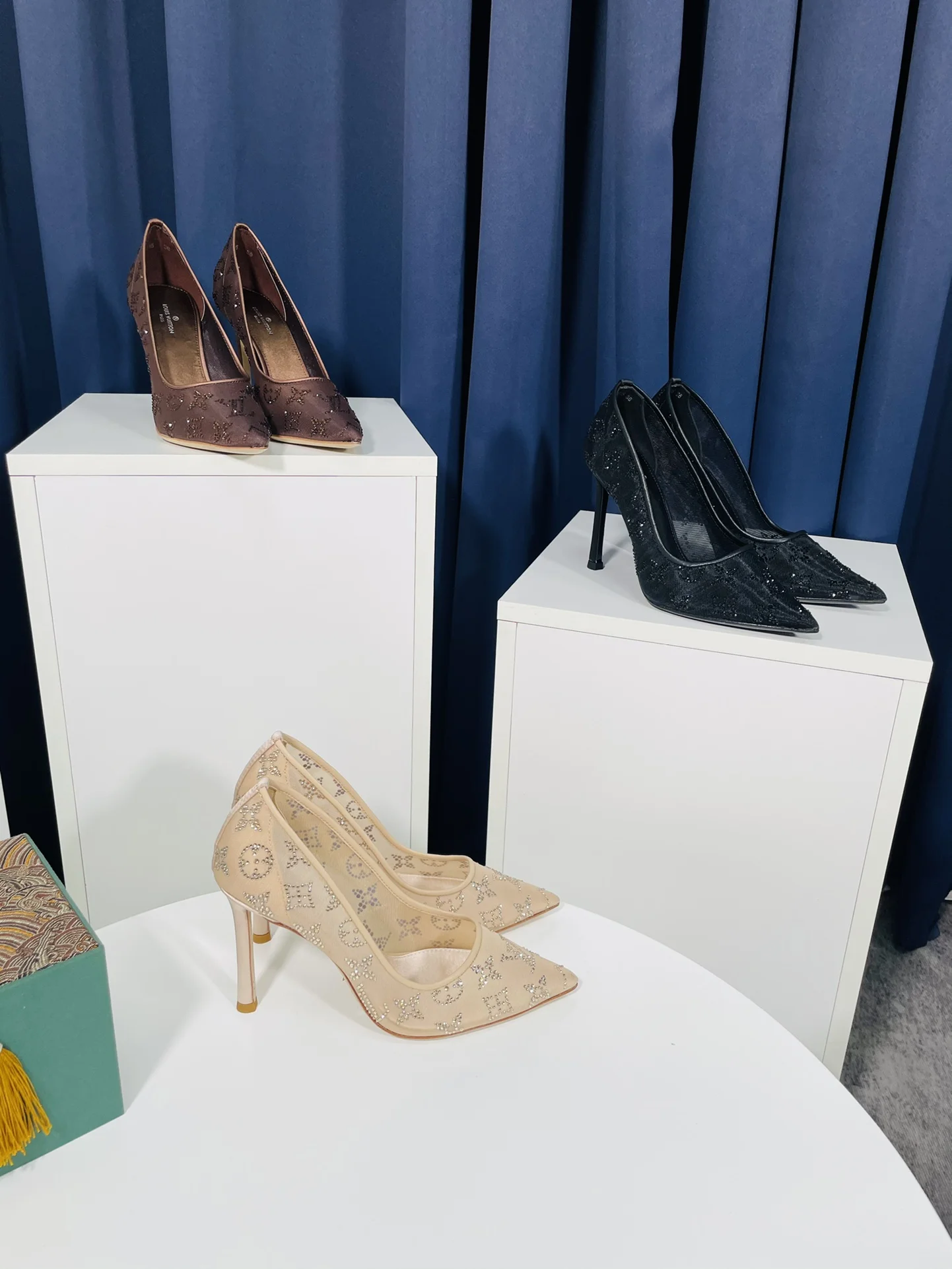 LV 秋冬新款经典双层加厚透网真丝 女士高跟鞋