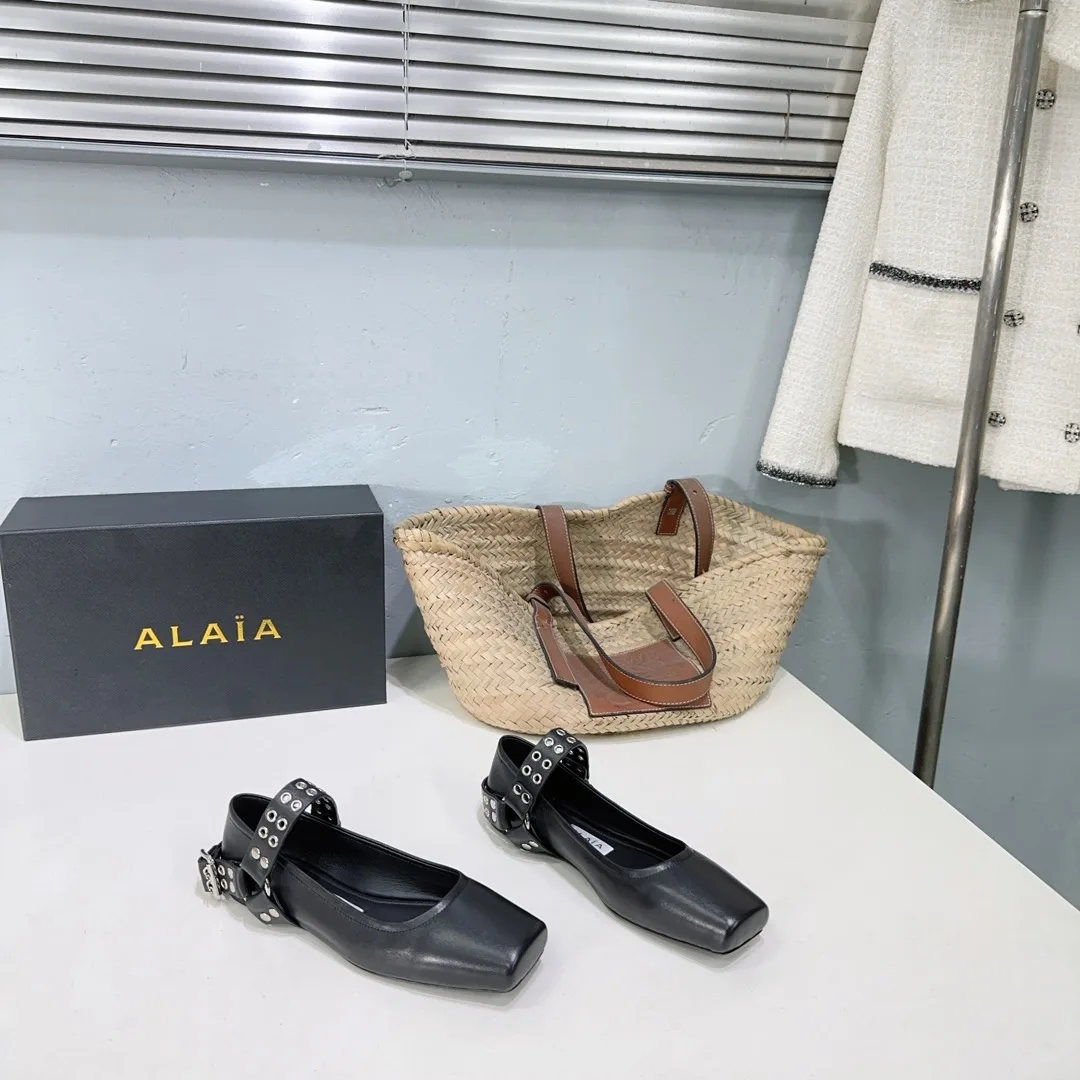 阿莱亚 26春夏法式复古方头平底玛丽珍芭蕾舞铆钉单鞋