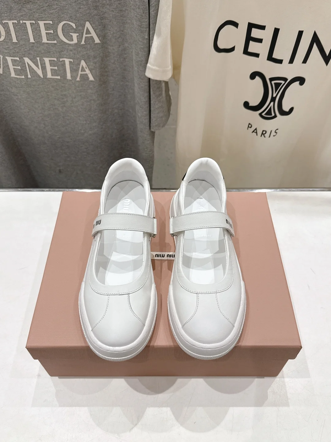 缪缪  2026ss新款限量版玛丽珍平底休闲鞋