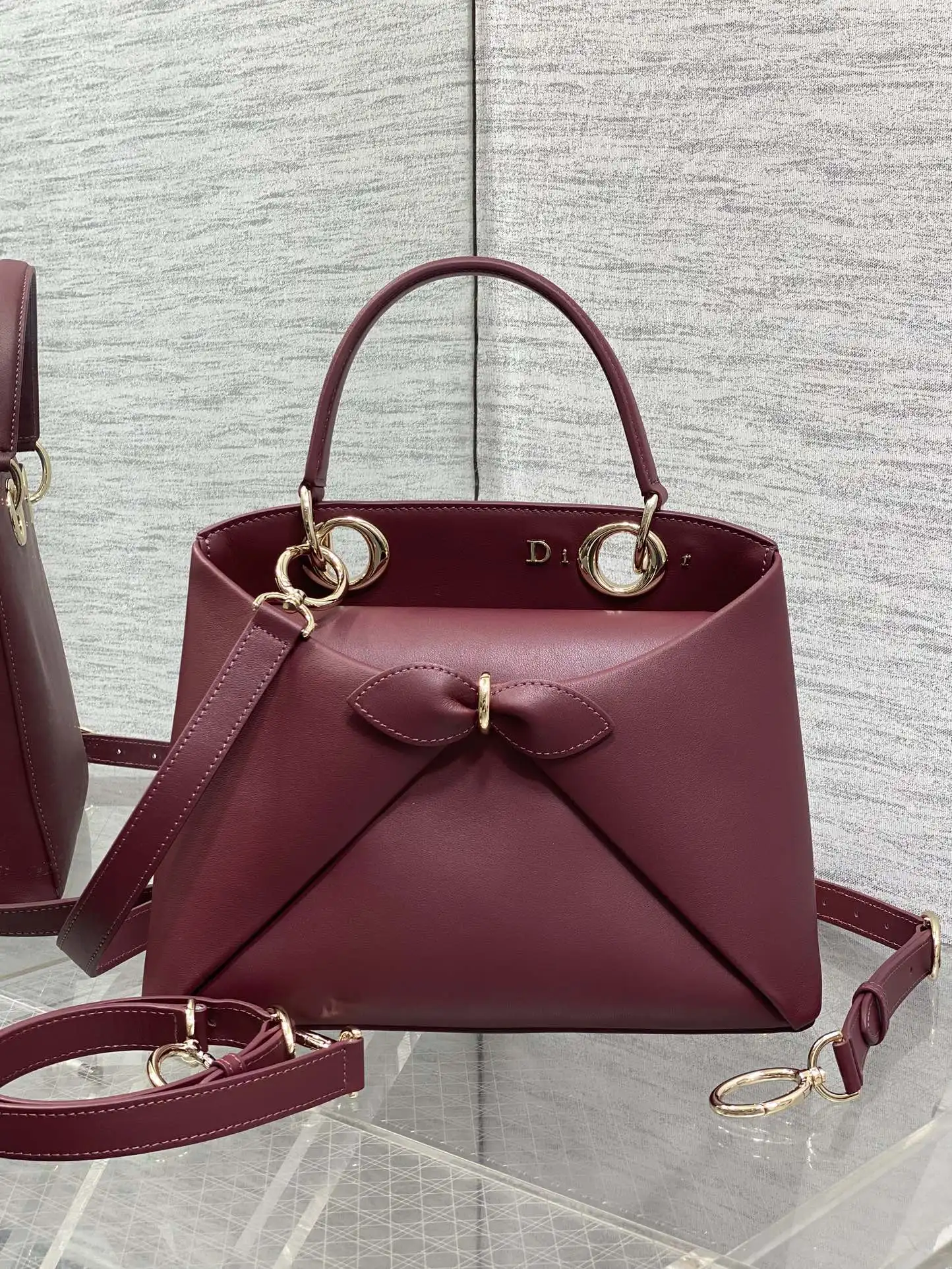 迪奥 2026最新蝴蝶结银扣手提包 女士斜挎包