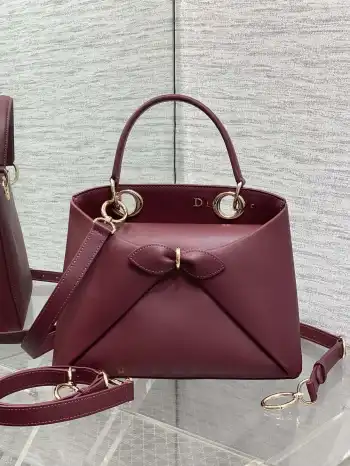 2026最新蝴蝶结银扣手提包 女士斜挎包 高仿迪奥女包