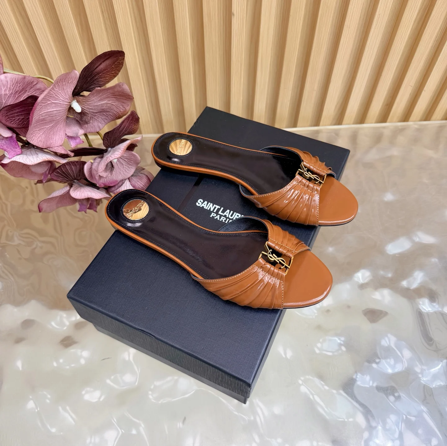 圣罗兰 2026春夏新款牛皮/油腊皮/羊京l拖鞋