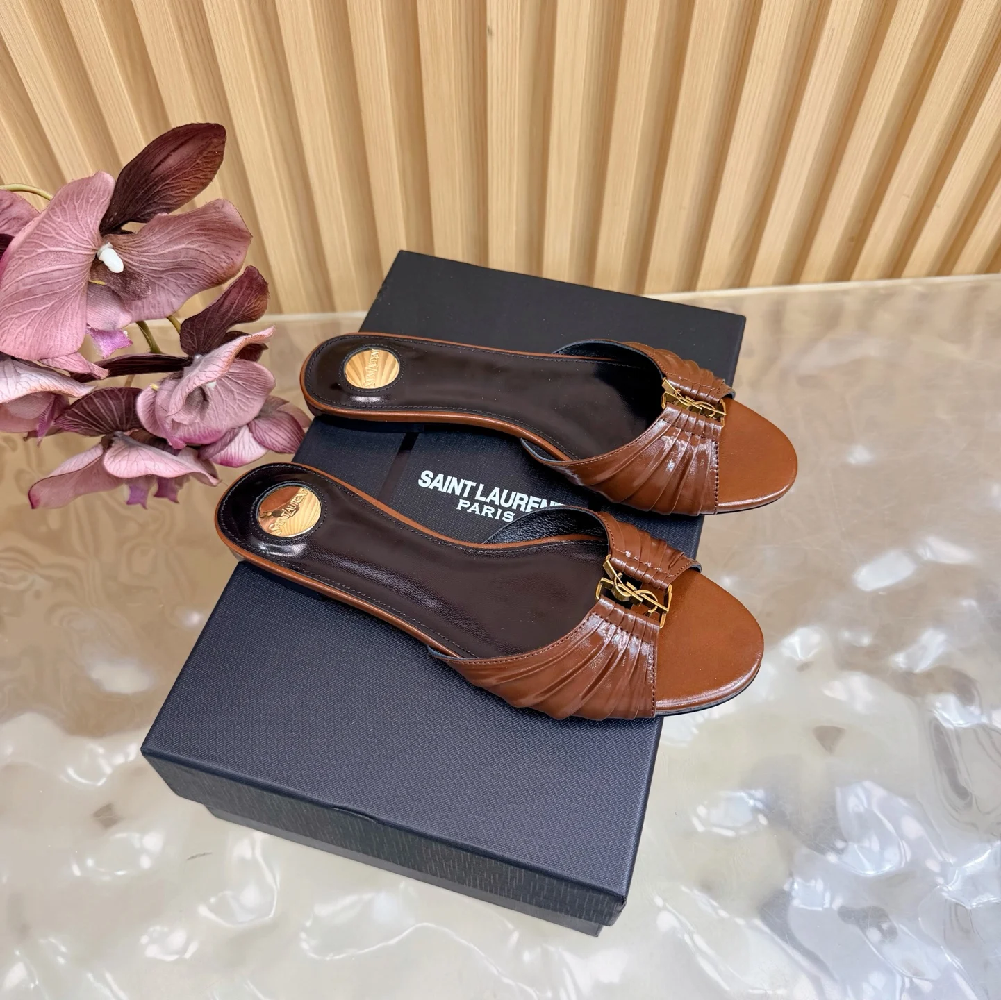 圣罗兰 2026春夏新款牛皮/油腊皮/羊京l拖鞋