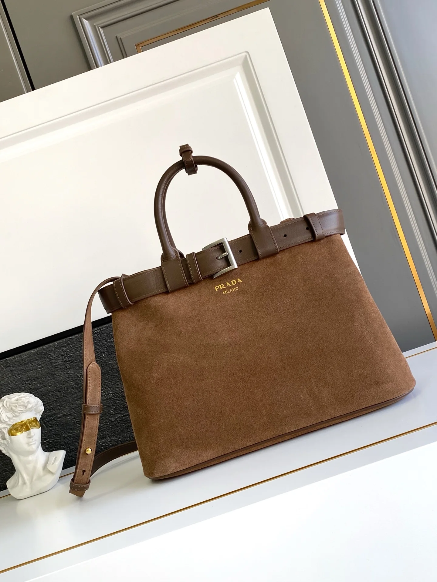 普拉达 1BA417 新款绒面麂皮女包 女士斜挎包