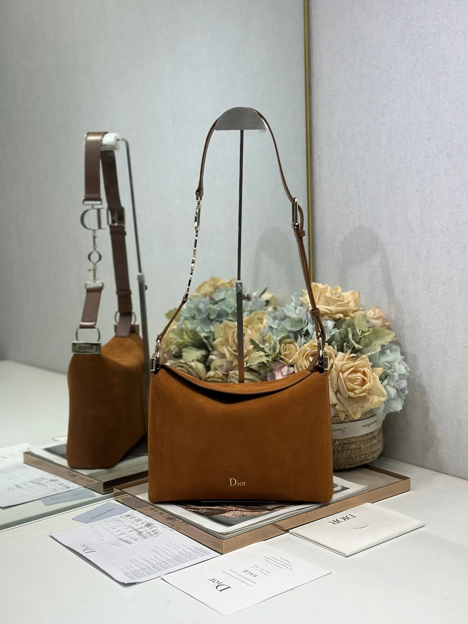 迪奥 1411 春夏拼色小号手袋 女士单肩包 迪奥 1411 春夏拼色小号手袋 女士单肩包